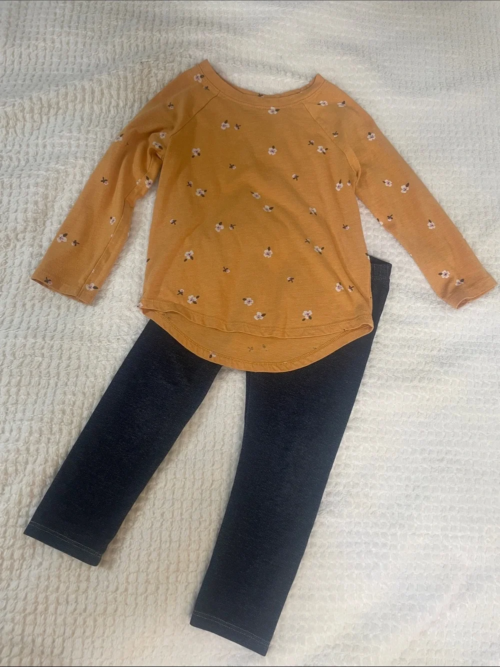 ⭐️4 for $20 Mustard Floral Long-Sleeve Top with Black Leggings